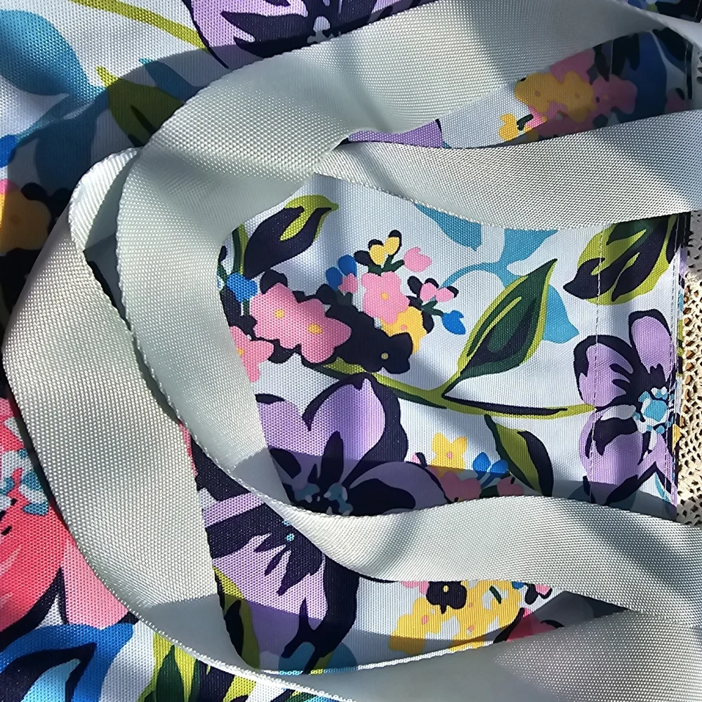 Vera Bradley Beach  XL  Family Tote Only Marian Floral Used - Picture 3 of 7